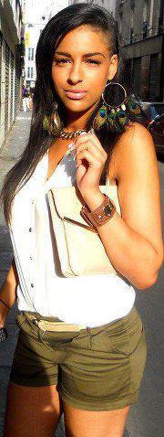 Elle-Hooney