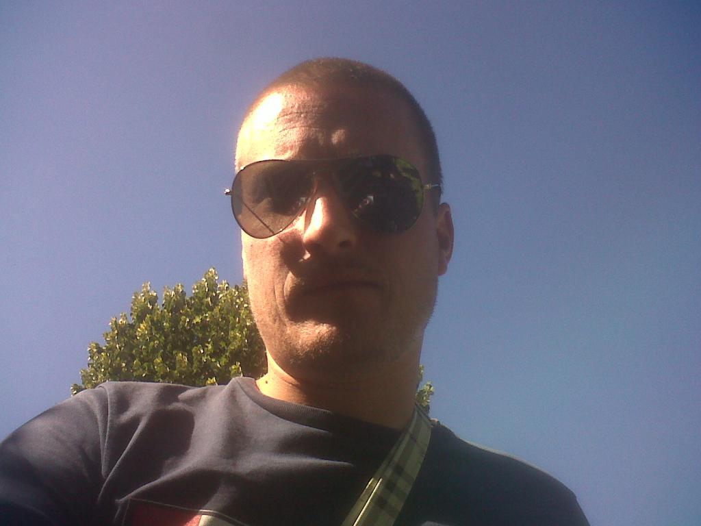 chris76000