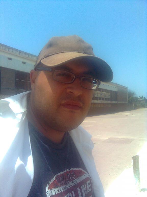 hakim2804