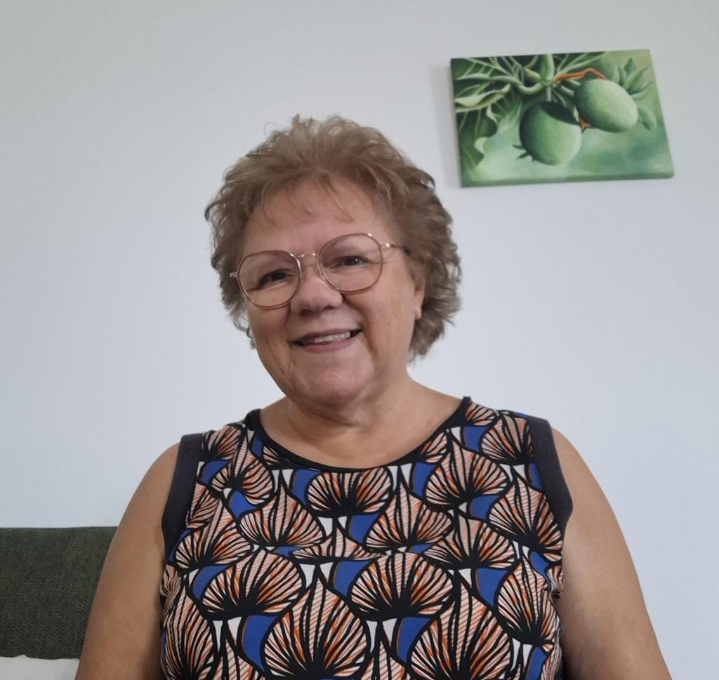 Mirela974