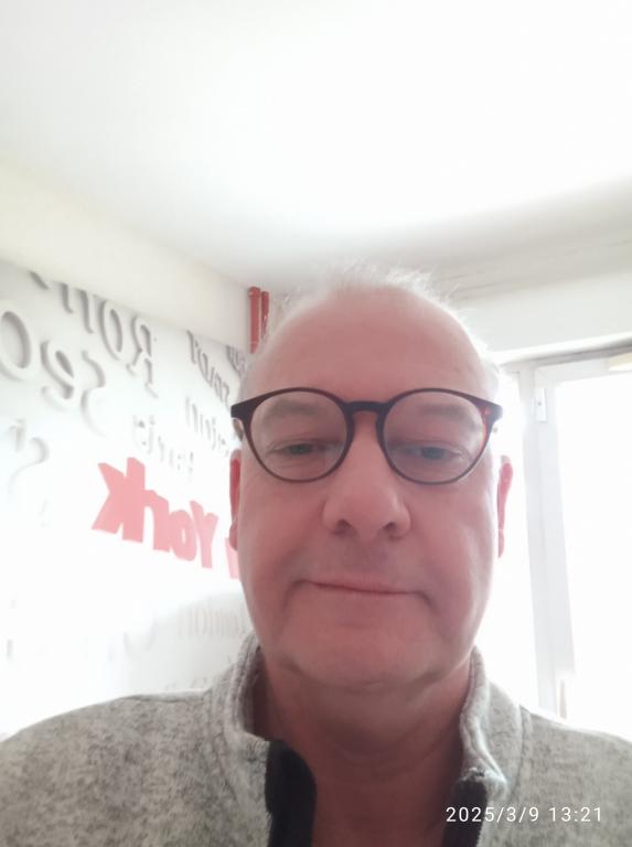 Acegikmoq